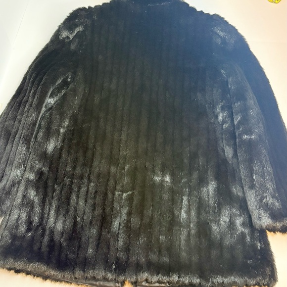 Vintage White Stag Faux Fur Puff Shoulder   stand up collar button Coat. - Picture 4 of 15